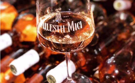 江蘇太倉開家紅酒店需要注意什么？