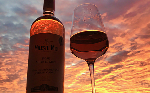 哈爾濱開(kāi)家紅酒店怎樣能賺錢?