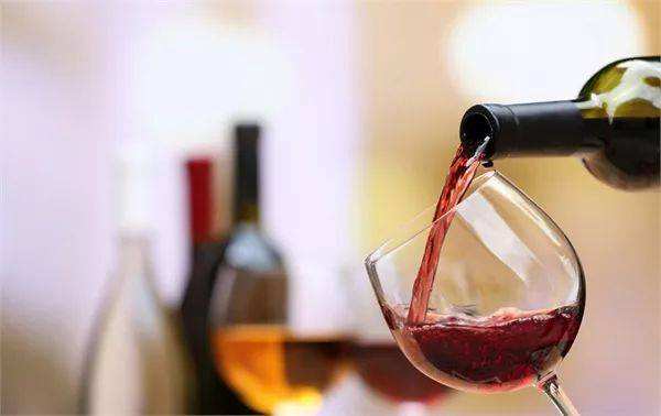 食用堿如何辨別紅酒酒水質量？