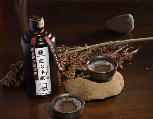 高端白酒定制有哪些特點(diǎn)可以辨別真假？